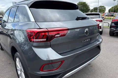 Volkswagen T-Roc 1.5 TSI Match DSG Euro 6 (s/s) 5dr Thumbnail #8