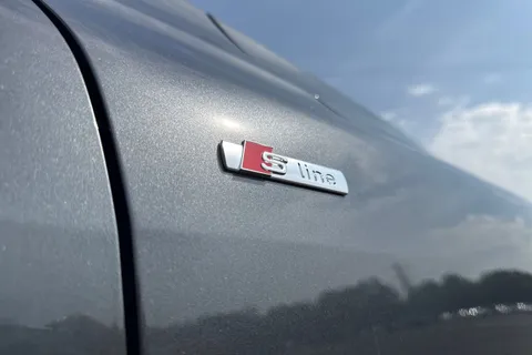 Audi Q5 2.0 TDI Edition 1 S Tronic quattro Euro 6 (s/s) 5dr Thumbnail #30