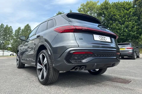 Audi Q5 2.0 TDI Edition 1 S Tronic quattro Euro 6 (s/s) 5dr Thumbnail #41