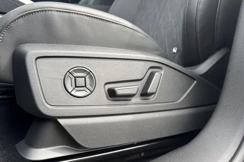 Audi Q5 2.0 TDI Edition 1 S Tronic quattro Euro 6 (s/s) 5dr Thumbnail #45