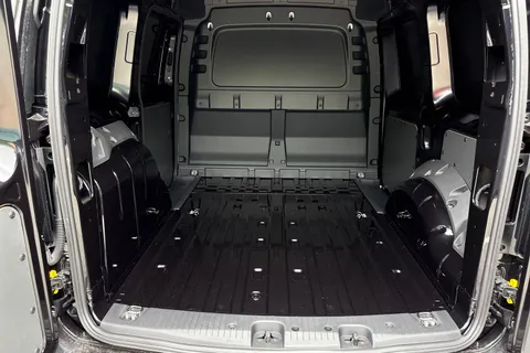 DA25GUG Volkswagen Caddy 2.0 TDI C20 Commerce Pro SWB Euro 6 (s/s) 5dr Thumbnail #7