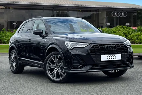  Audi Q3 1.5 TFSI CoD 35 Black Edition S Tronic Euro 6 (s/s) 5dr Thumbnail #2