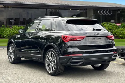  Audi Q3 1.5 TFSI CoD 35 Black Edition S Tronic Euro 6 (s/s) 5dr Thumbnail #3