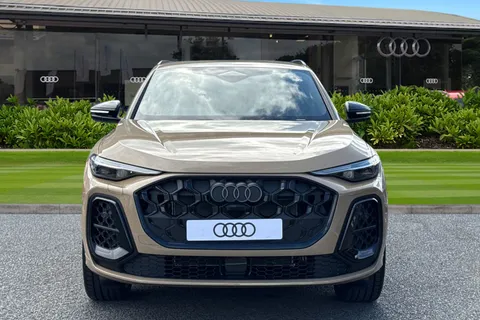  Audi Q5 2.0 TDI Edition 1 S Tronic quattro Euro 6 (s/s) 5dr Thumbnail #6