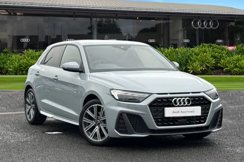 Audi A1 S line 30 TFSI 116 PS S tronic