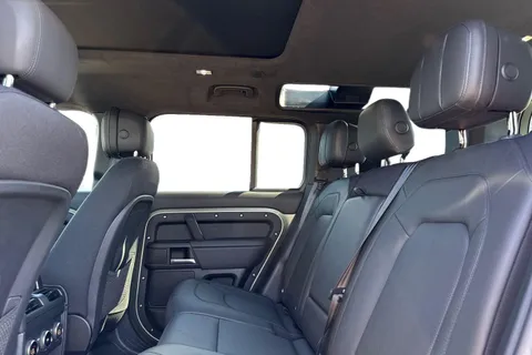  Land Rover Defender 110 2.0 P300e 15.4kWh X SUV 5dr Petrol Plug-in Hybrid Auto 4WD Euro 6 (s/s) (300 ps) Thumbnail #5