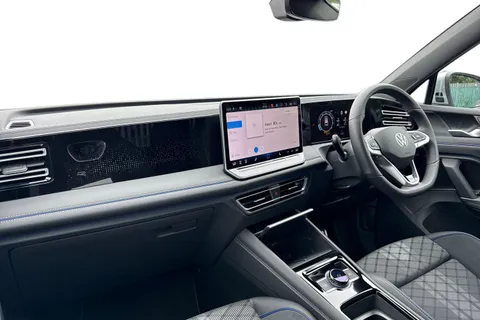 YO24VUW Volkswagen Tiguan 1.5 eTSI (150ps) R-Line DSG ⭐Space and weight saving spare wheel⭐ Thumbnail #10