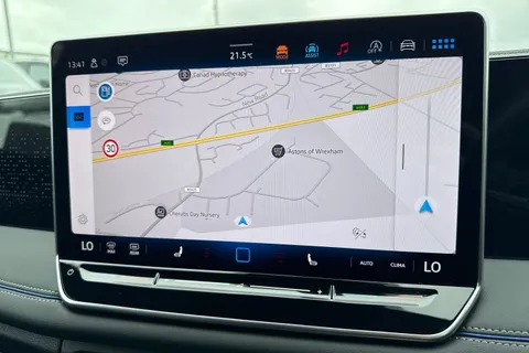 YO24VUW Volkswagen Tiguan 1.5 eTSI (150ps) R-Line DSG ⭐Space and weight saving spare wheel⭐ Thumbnail #13