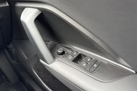 YO24VUW Volkswagen Tiguan 1.5 eTSI (150ps) R-Line DSG ⭐Space and weight saving spare wheel⭐ Thumbnail #19