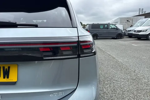 YO24VUW Volkswagen Tiguan 1.5 eTSI (150ps) R-Line DSG ⭐Space and weight saving spare wheel⭐ Thumbnail #27