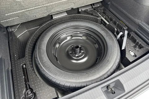 YO24VUW Volkswagen Tiguan 1.5 eTSI (150ps) R-Line DSG ⭐Space and weight saving spare wheel⭐ Thumbnail #29