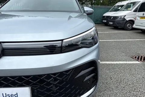 YO24VUW Volkswagen Tiguan 1.5 eTSI (150ps) R-Line DSG ⭐Space and weight saving spare wheel⭐ Thumbnail #34