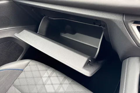 YO24VUW Volkswagen Tiguan 1.5 eTSI (150ps) R-Line DSG ⭐Space and weight saving spare wheel⭐ Thumbnail #46