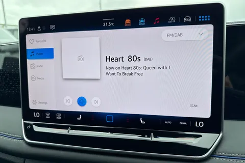 YO24VUW Volkswagen Tiguan 1.5 eTSI (150ps) R-Line DSG ⭐Space and weight saving spare wheel⭐ Thumbnail #53