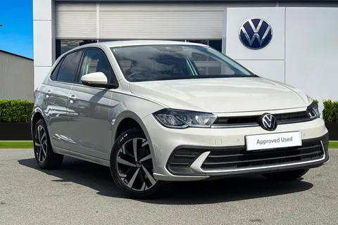 Volkswagen Polo 1.0 TSI (95ps) Match | Rear View Camera | Front and Rear Parking Sensors