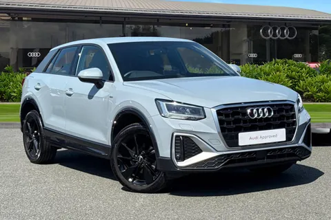 Audi Q2 S line 35 TFSI 150 PS 6-speed