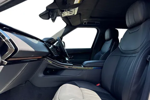 Land Rover Range Rover Sport 4.4 P530 V8 Autobiography Auto 4WD Euro 6 (s/s) 5dr Thumbnail #4