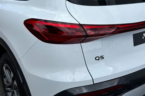 Audi Q5 2.0 TDI Sport S Tronic quattro Euro 6 (s/s) 5dr Thumbnail #8