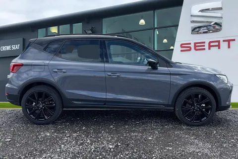 SEAT Arona 1.0 TSI FR Black Edition DSG Euro 6 (s/s) 5dr Thumbnail #4