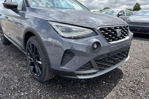 SEAT Arona 1.0 TSI FR Black Edition DSG Euro 6 (s/s) 5dr Thumbnail #9