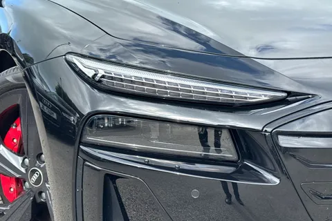 PJ74UTW Audi S6 E-Tron Avant Launch Edition e-tron kW Thumbnail #9