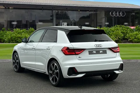  Audi A1 1.0 TFSI 25 Black Edition Sportback Euro 6 (s/s) 5dr Thumbnail #3