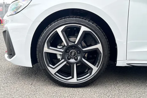  Audi A1 1.0 TFSI 25 Black Edition Sportback Euro 6 (s/s) 5dr Thumbnail #10