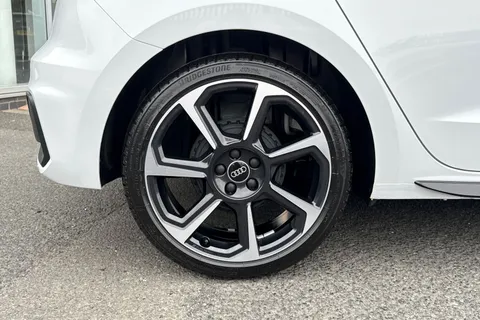  Audi A1 1.0 TFSI 25 Black Edition Sportback Euro 6 (s/s) 5dr Thumbnail #12