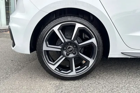  Audi A1 1.0 TFSI 25 Black Edition Sportback Euro 6 (s/s) 5dr Thumbnail #13