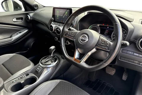 YD23SVX Nissan Juke 1.6 N-Connecta Auto Euro 6 5dr Thumbnail #8