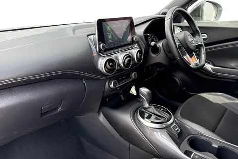 YD23SVX Nissan Juke 1.6 N-Connecta Auto Euro 6 5dr Thumbnail #9