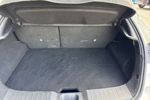 YD23SVX Nissan Juke 1.6 N-Connecta Auto Euro 6 5dr Thumbnail #10