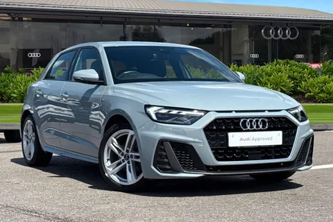 Audi A1 S line 30 TFSI 110 PS 6-speed
