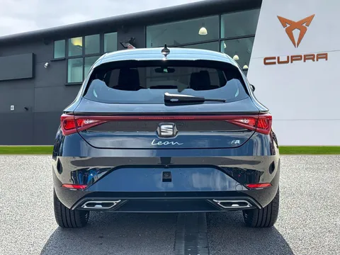 SEAT Leon 1.5 TSI FR Black Edition Euro 6 (s/s) 5dr Thumbnail #5