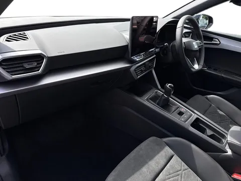 SEAT Leon 1.5 TSI FR Black Edition Euro 6 (s/s) 5dr Thumbnail #9