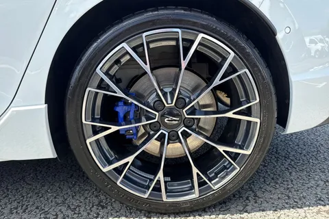 CX25XXT Volkswagen Golf 2.0 TSI 333 R 4M DSG⭐19' 'Warmenau' alloy, R performance pack &  exhaust sy Thumbnail #11