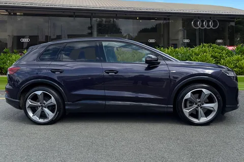 KN74ZZM Audi Q4 e-tron 45 Black Edition Auto 5dr 82kWh Thumbnail #4