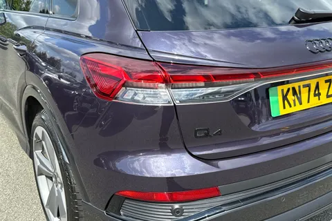 KN74ZZM Audi Q4 e-tron 45 Black Edition Auto 5dr 82kWh Thumbnail #8
