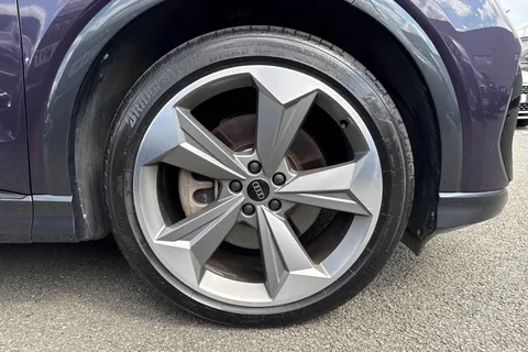 KN74ZZM Audi Q4 e-tron 45 Black Edition Auto 5dr 82kWh Thumbnail #10