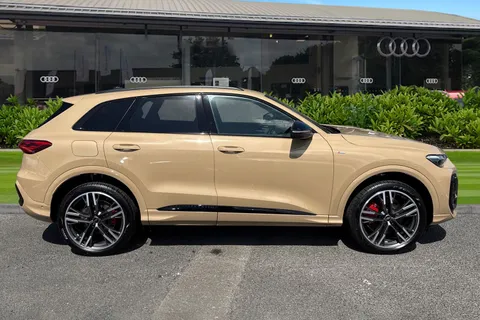  Audi Q5 2.0 TDI Edition 1 S Tronic quattro Euro 6 (s/s) 5dr Thumbnail #4