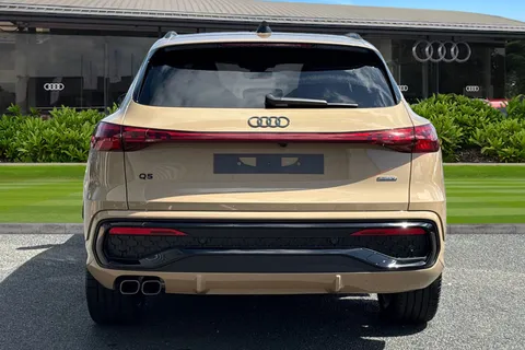  Audi Q5 2.0 TDI Edition 1 S Tronic quattro Euro 6 (s/s) 5dr Thumbnail #5