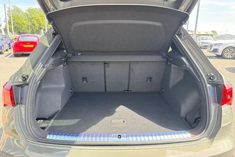 Audi Q3 1.5 TFSI CoD 35 Black Edition S Tronic Euro 6 (s/s) 5dr Thumbnail #7