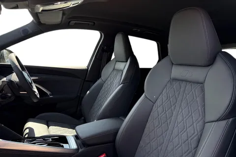  Audi Q5 2.0 TDI Edition 1 S Tronic quattro Euro 6 (s/s) 5dr Thumbnail #16