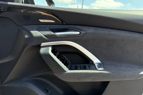  Audi Q5 2.0 TDI Edition 1 S Tronic quattro Euro 6 (s/s) 5dr Thumbnail #21