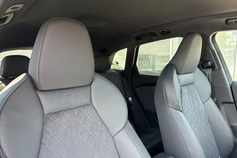  Audi Q5 2.0 TDI Edition 1 S Tronic quattro Euro 6 (s/s) 5dr Thumbnail #24