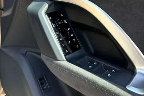  Audi Q5 2.0 TDI Edition 1 S Tronic quattro Euro 6 (s/s) 5dr Thumbnail #28