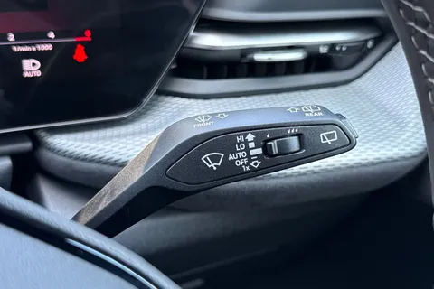  Audi Q5 2.0 TDI Edition 1 S Tronic quattro Euro 6 (s/s) 5dr Thumbnail #29