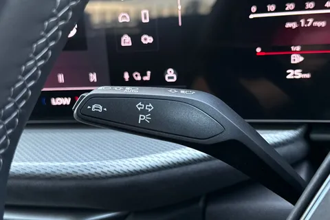  Audi Q5 2.0 TDI Edition 1 S Tronic quattro Euro 6 (s/s) 5dr Thumbnail #30