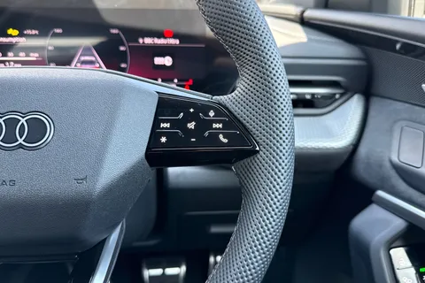  Audi Q5 2.0 TDI Edition 1 S Tronic quattro Euro 6 (s/s) 5dr Thumbnail #33