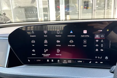  Audi Q5 2.0 TDI Edition 1 S Tronic quattro Euro 6 (s/s) 5dr Thumbnail #37